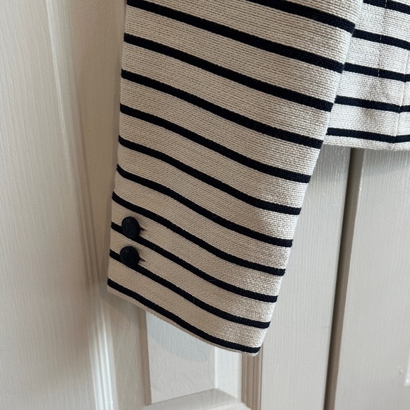 L.L.Bean Signature Collarless Striped Textured Cropped Blazer – Women’s Size 6 - Picture 3 of 11